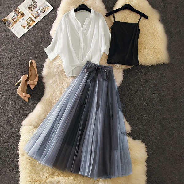 ホワイト/トップス+ブルー/スカート