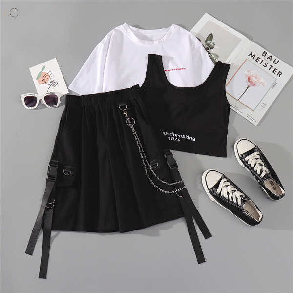 ホワイト/Tシャツ+ブラック/タンクトップ+ブラック/パンツ