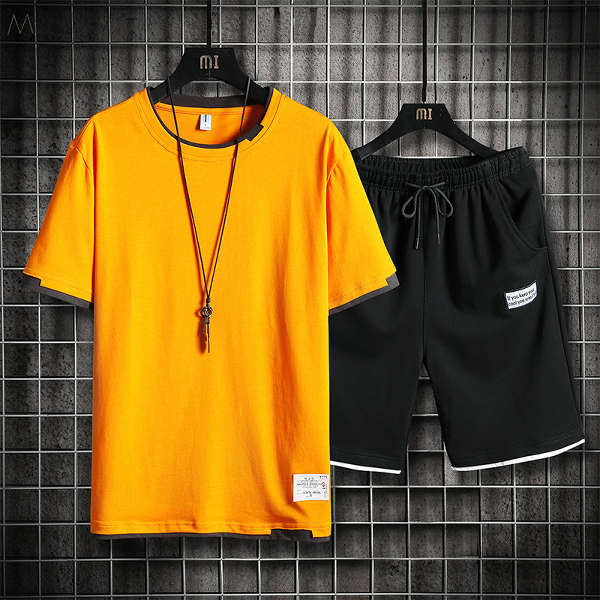 イエロー/Tシャツ+ブラック/ショートパンツ