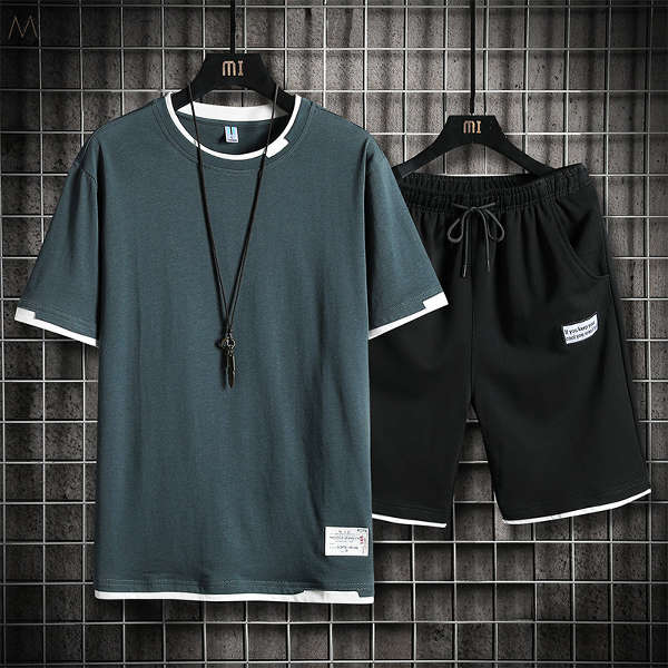 ダークブルー/Tシャツ+ブラック/ショートパンツ